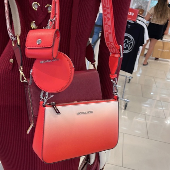 Michael Kors Jet Set Travel Tech Attached with Adjustable Coral Reef Crossbody - Picture 2 of 16